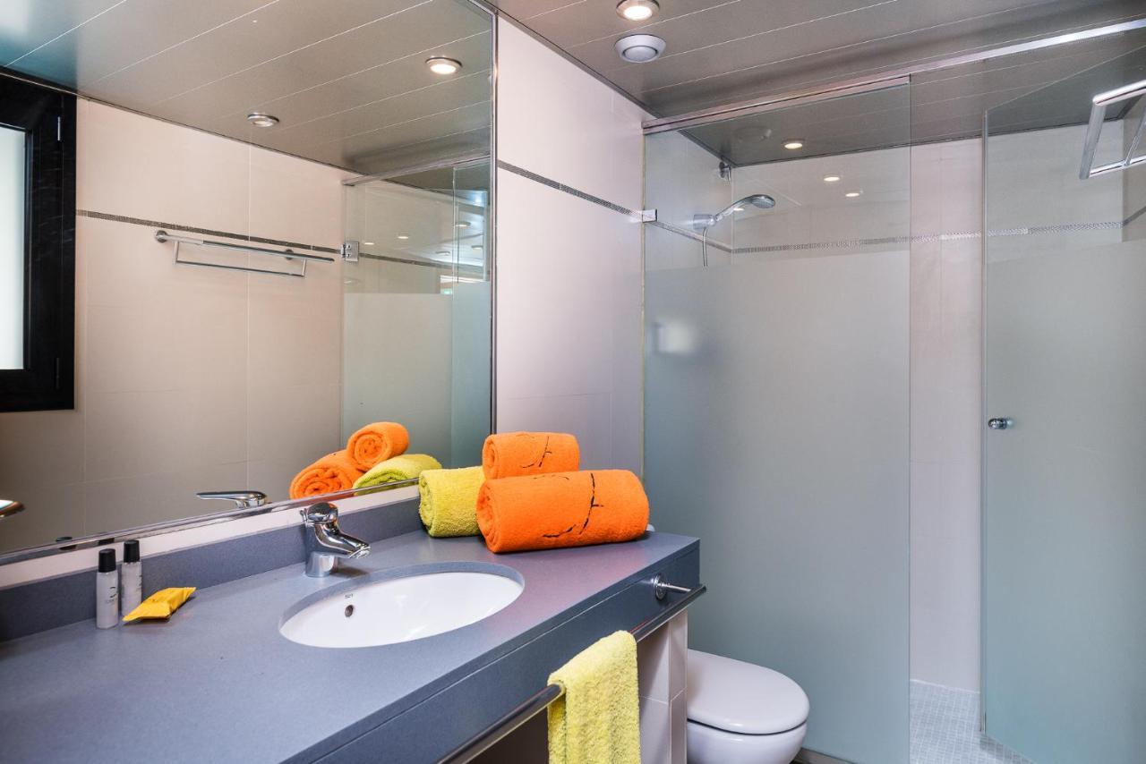 Aparthotel Las Palmeras カステルデフェルス エクステリア 写真
